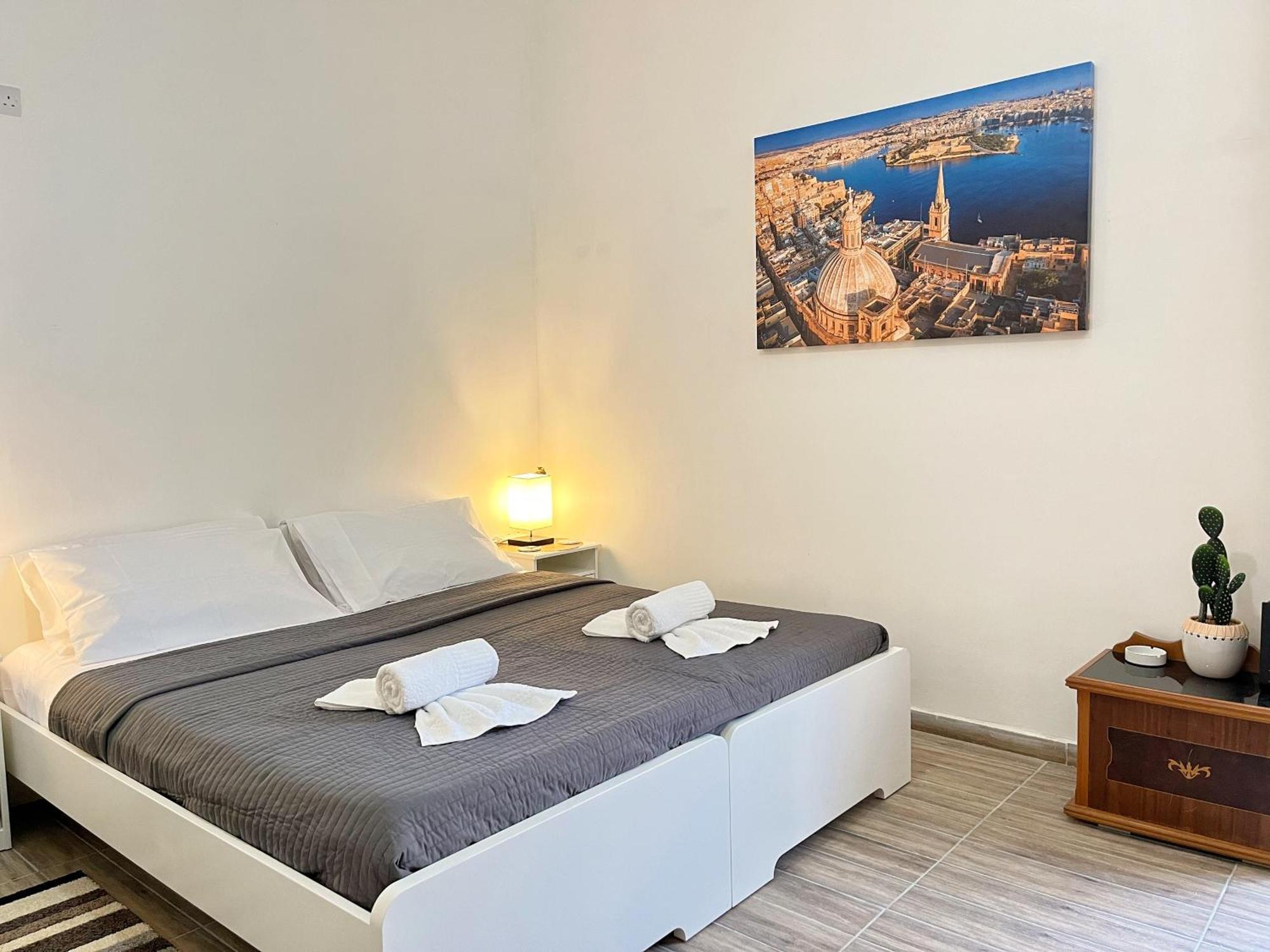 Maria & Matthias - Apartments In Central Of Floriana Eksteriør billede